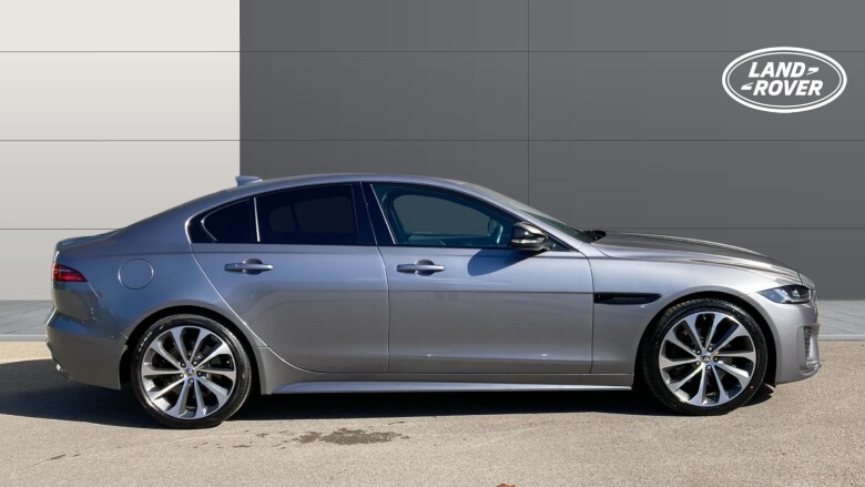 Jaguar XE 2.0 D200 R-Dynamic SE Black 4dr Auto Diesel Saloon